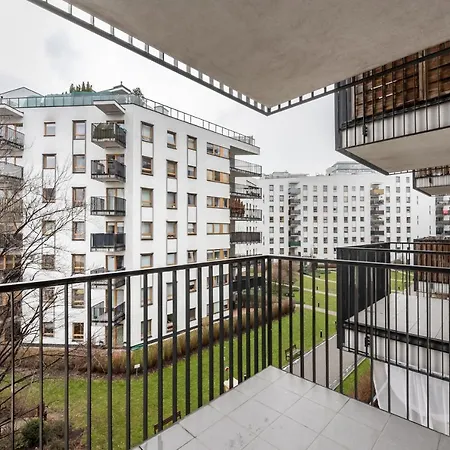 Wola Sunshine Free Parking * Warschau