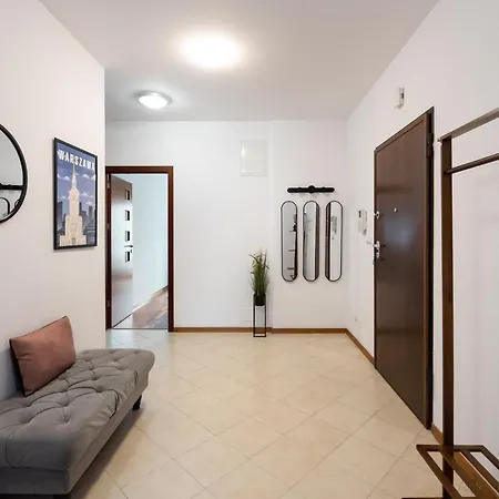 Wola Sunshine Free Parking *