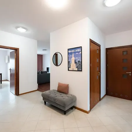 Wola Sunshine Free Parking Варшава